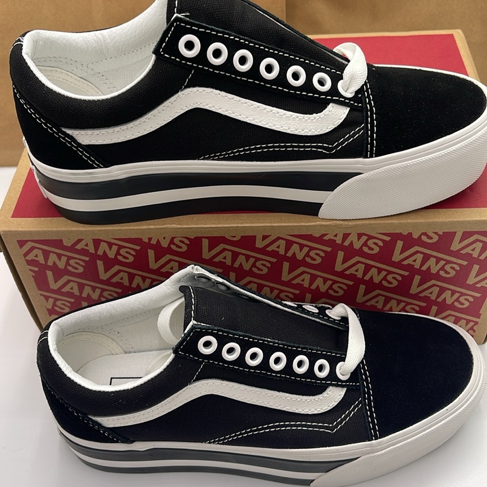 Vans Men’s Platform Sneakers Old Skool Stackform
Smarten Up Black/Wh
VN0009PZBZW - Picture 3 of 16